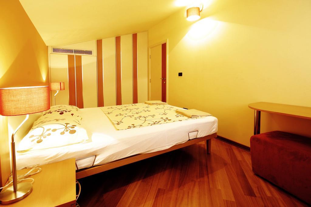 Apartments Rossana Пореч Екстер'єр фото
